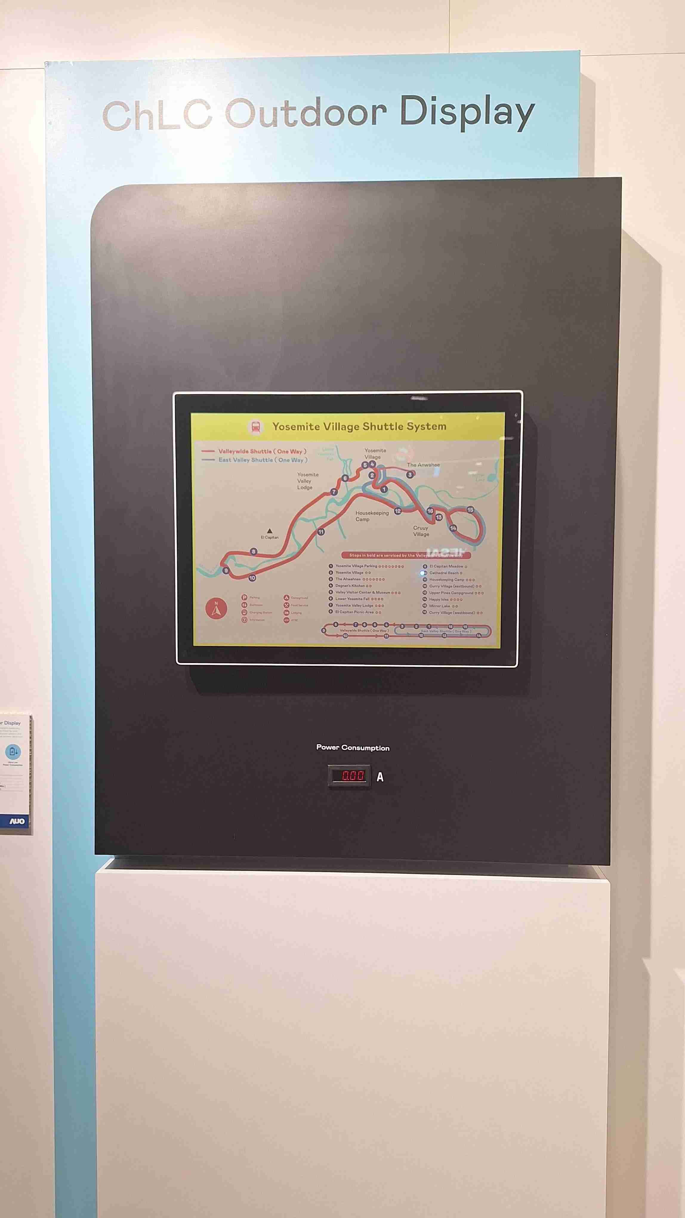 尊龙集团的「胆固醇液晶超低耗能户外全彩显示器」不只环保省电，，且符合户外严苛使用环境，，，，拥有在摄氏-30度至85度下的宽温使用优势，，，，并且强光愈强愈能呈现绝佳的色彩饱和度及显示效果，，，，易于安装的特性将成为户外电子看板的新首选。。